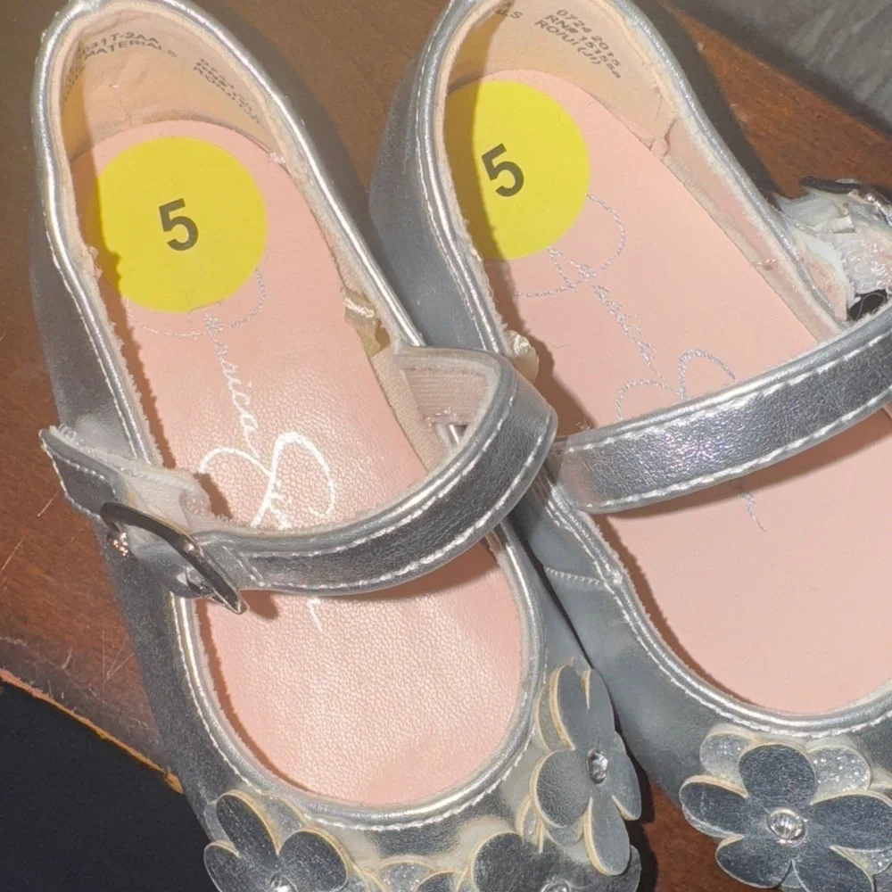 Jessica Simpson Silver Floral Dress Shoes